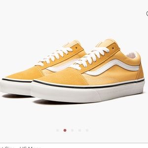 Vans - Unisex Old Skool mustard yellow suede / canvas sneakers